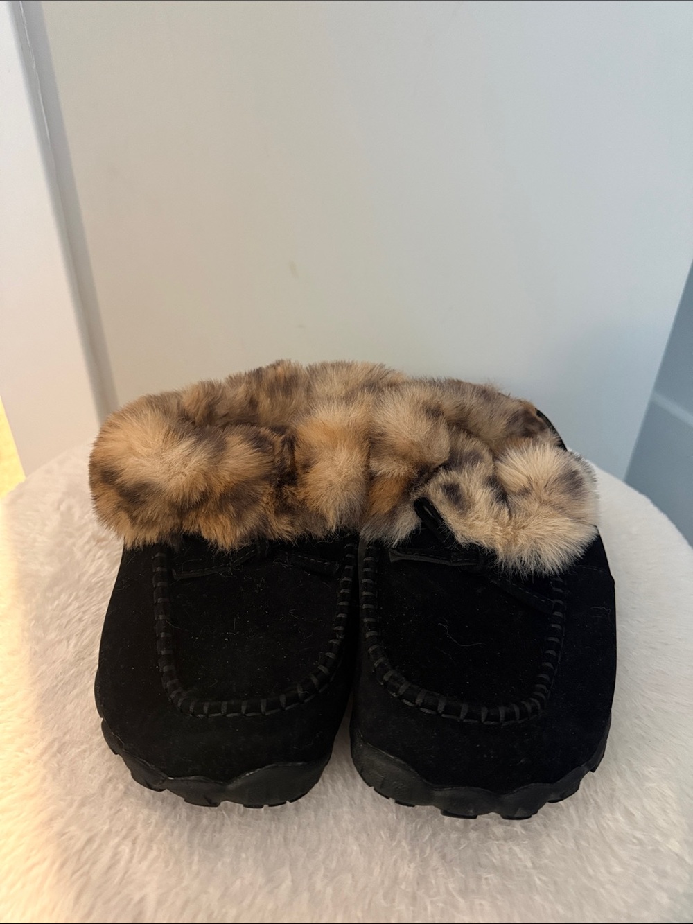 Womens Black Faux-Fur Trim Moccasin Slippers